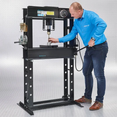 Afbeelding van Datona Werkplaatspers 45 Ton + Perspennen (98 x 75 173 cm) Zwart
