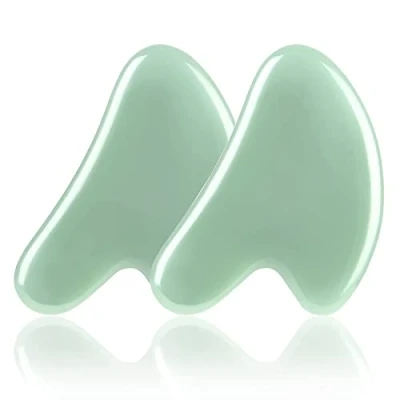 Afbeelding van URAQT Gua Sha Facial Tool, 2 stuks Jade Stone Face Scrapping Massager, Guasha Green Quartz Natural Massage Tool Anti veroudering en rimpels voor gezicht, oog, nek, lichaamsmassage