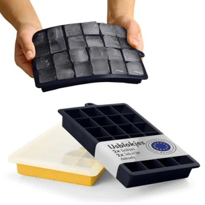 Afbeelding van Blumtal IJsblokjesvorm 2 x 24 IJsblokjes Hoogwaardig Siliconen 48 Stuks 2,6 cm Vierkant Incl. Deksel Donkerblauw en Mosterdgeel Set van