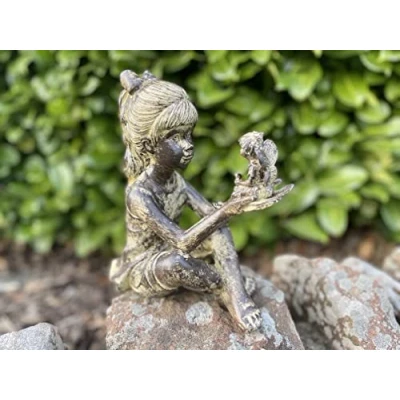 Afbeelding van Garden Mile Extra groot feeëntuinbeeld voor buiten, weerbestendig, zittend meisje, pixie, tuindecoratie, kunsthars, tuindecoratie met steeneffect, sculpturen, waterdicht