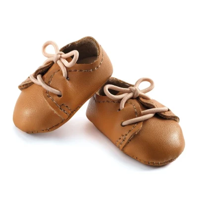 Afbeelding van Djeco poppenschoenen pomea bruin 32 cm