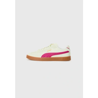 Afbeelding van Puma Club II Era snekaers wit/fuchsia
