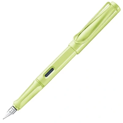 Afbeelding van LAMY safari springgreen Vulpen met ergonomische grip &amp; gepolijst stalen penpunt in maat F ideaal voor schrijven en kalligrafie inclusief T 10 blauwschrijvend patroon Rechtshandig