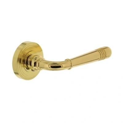 Afbeelding van Deurklink Emily op rozet 55x10 mm messing gelakt