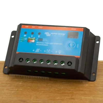Afbeelding van Victron BlueSolar PWM Light Charge Controller 12/24V 30A