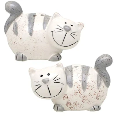 Afbeelding van Dekohelden24 Set van 2 keramische zout /peperstrooiers/kruidenstrooiers als katten, afmetingen ca. 7 x 6 cm.