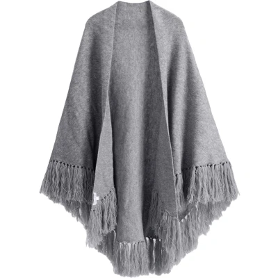 Afbeelding van Emilie scarves omslagdoek knitwear cape met franjes poncho grijs