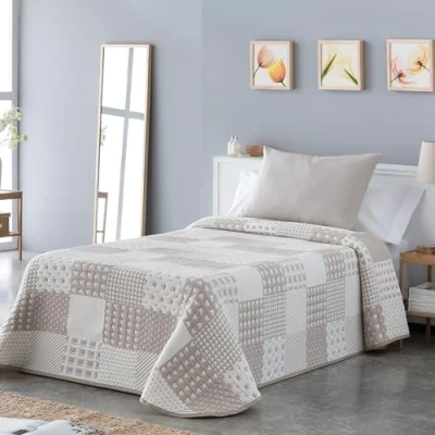 Afbeelding van VIALMAN Lichte sprei Sofia 21 voor tweepersoonsbed 180 en 200 cm, bedden met 270 x beige
