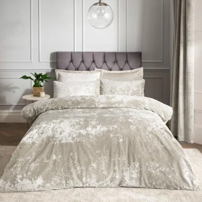 Afbeelding van Catherine Lansfield Crushed Velvet tweepersoonsbedset in naturel
