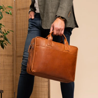 Afbeelding van The Chesterfield Brand Frazer Koffer Leer 38 cm Laptop compartiment