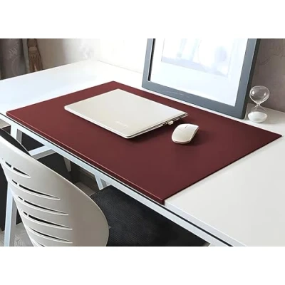 Afbeelding van Muismat, bureaumat met randbeschermer, PU lederen bureauonderlegger voor kantoor thuis bevestigingslip, gladde gamingmuismat antislip schrijfblok 100 x 50 cm rood