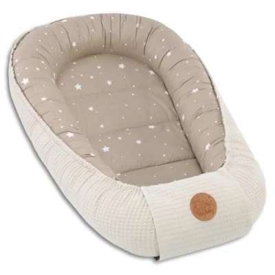 Afbeelding van babynest newborn baby bumper 90x50 cm cocoon Handgemaakt dubbelzijdig katoen met Beige witte sterren