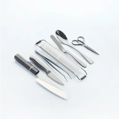 Afbeelding van Chef Frank Haasnoot plating kit Utensil set Premium Zwart 7 delig keukengerei in een zwarte etui Culinaire Garneer pincet &amp; Quenellepel Food Styling Gebak Koken