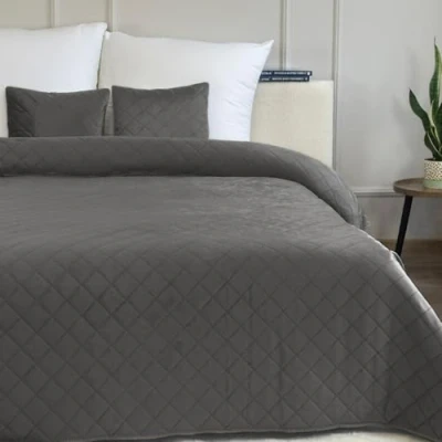 Afbeelding van Euromat Beddensprei, doorgestikte sprei, gewatteerde met 2 kussenslopen 40 x cm (donkergrijs grafiet, velvet amarante, 180 220 cm)