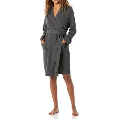 Afbeelding van Amazon Essentials Women&#039;s Halflange lichtgewicht badjas met wafelpatroon (verkrijgbaar in Grote maten), Houtskoolzwart, 4XL maten