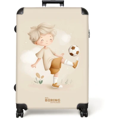 Afbeelding van NoBoringSuitcases.com® Koffer groot Reiskoffer lichtgewicht Jongen met een voetbal in beige kleuren Rolkoffer 4 wielen Grote trolley XL 98 liter bagage