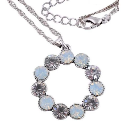 Afbeelding van &quot;Behave Ketting met cirkelvormige hanger en steentjes Elegante modeaccessoire&quot;
