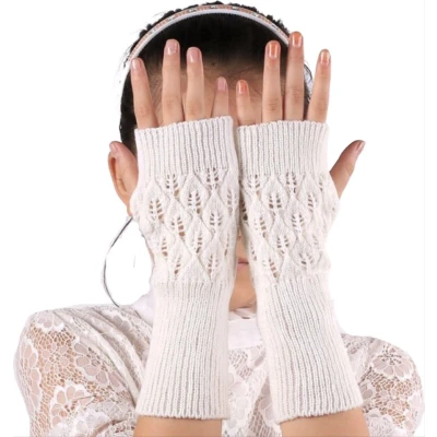 Afbeelding van CHPN Polswarmers Handwarmer Wit Vingerloze Handschoenen met Opengewerkt Gebreid Design Warme handen Winter accessoire