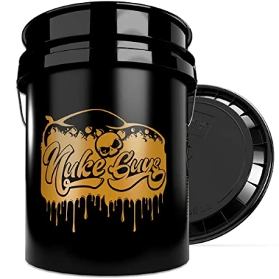 Afbeelding van Nuke Guys Gold Bucket Limited Set wasemmer 15 liter en emmerdeksel Autowasemmer met deksel voor het zachte wassen van de auto / motorwas