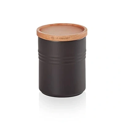 Afbeelding van Le Creuset Middelgrote voorraadpot van aardewerk met houten deksel, aardewerk, 540 ml, 10 cm, Mat Zwart