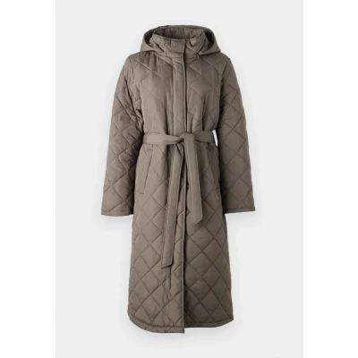 Afbeelding van Vila Lange jas van imitatiebont VIKANTE QUILTED L/S COAT NOOS
