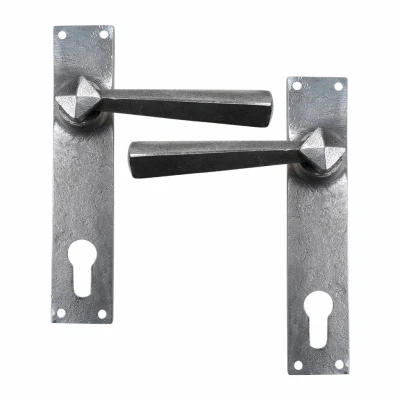 Afbeelding van Good in Style Deurkruk op schild cilinderslot pc maat 72 Pewter