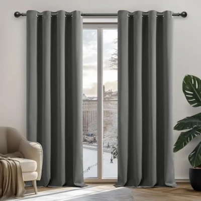 Afbeelding van Deconovo Gordijnen Verduisterend, Gordijn Warmte isoleerd met Ogen voor Slaapkamer, Woonkamer, 132x160 cm (B x H), Lichtgrijs, 2 stuks