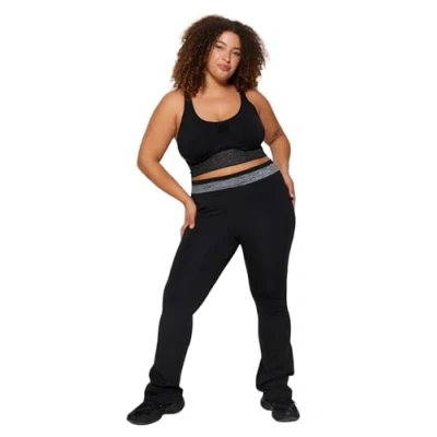Afbeelding van Trendyol Zwarte, Gedetailleerde Gebreide Joggingbroek Met Uitlopende Taille Tbbss22Ea0055