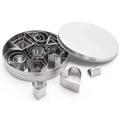 Afbeelding van 24 stuks Geometrische koekjessnijders set, DIY roestvrij staal metalen 8 vormen Star bloem zeshoek ronde hart vierkante driehoek ovale stalen snijder voor bakken