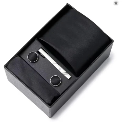 Afbeelding van Actie4you® Luxe Stropdas Set Met Manchetknopen en Pochet Dasspeld Geschenkdoos 4 Delig Zwart