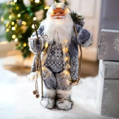 Afbeelding van Marco Paul 60 cm grijze kerstversiering van de kerstman in lit batterij aangedreven zachte pluche staande kerstfiguur LED verlichting feestelijk ornament binnenverlichting