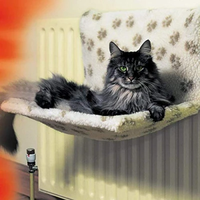 Afbeelding van Danish Design Beige Pawprint Kumfy Kradle Kat/Kitten Machine Wasbaar Sherpa Fleece Breed Radiator Bed
