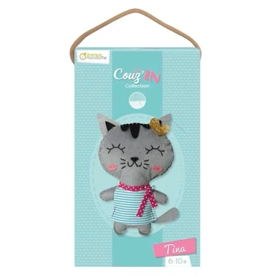 Afbeelding van Avenue Mandarine Ref 52654O Little Couz&#039;in Inleidende activiteitendoos voor naaien Tina de kat Inclusief vilt, draad, watten, volledige instructies geleverd, geschikt kinderen vanaf 6