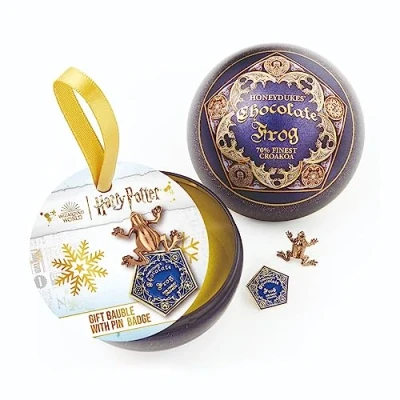 Afbeelding van The Carat Shop Harry Potter Chocolade Kikker Kerstcadeau Bal met Speldje Kersthanger