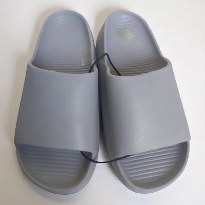 Afbeelding van Unisex slippers effen grijs 41 (advies bestel 1 maat groter)