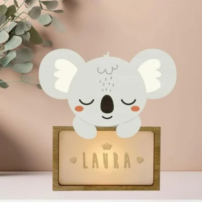 Afbeelding van WONDEE gepersonaliseerde lamp met naam nachtlampje voor kinderen Koala, cadeau pasgeborenen jongens en meisjes, doopcadeau cadeaus