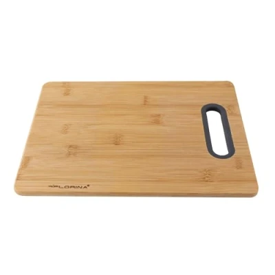 Afbeelding van FLORINA Bamboe Snijplank (40 x 29 cm) I Natuurlijk Keukenplank met Siliconen Handvat TITOLARE Antibacteriële Universele voor het Snijden van Kaas, Vlees, Fruit