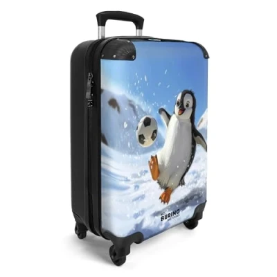 Afbeelding van NoBoringSuitcases.com® Handbagage koffer lichtgewicht Reiskoffer trolley Pinguïn met voetbal in een sneeuwlandschap Rolkoffer wieltjes Past binnen 55x40x20 en 55x35x25