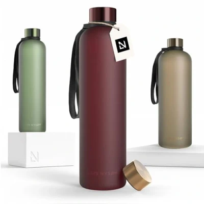 Afbeelding van LARS NYSØM Blæst Ultralichte tritan waterfles 1000ml BPA vrij, lekvrij, geschikt voor koolzuurhoudende dranken Inclusief 2 deksels (Berry Red)