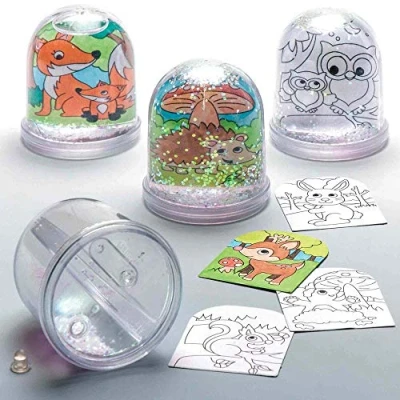 Afbeelding van Baker Ross Sneeuwbol knutselsets &quot;bosdieren&quot; om in te kleuren voor kinderen kerstknutselwerk en decoraties (4 stuks)