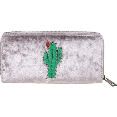 Afbeelding van Een Musthave deze ruime portemonnee met op De voorkant leuke cactus genaaid. buitenkant voelt fluweel zacht aan. wordt afgesloten rits in bijpassende kleur. Voor uzelf of Bestel Kado