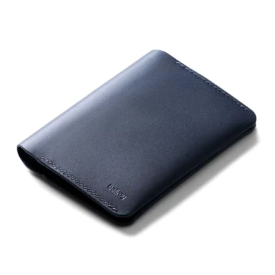 Afbeelding van Bellroy Passport Cover (dunne reisportemonnee/etui met pasjessleuven en ruimte voor zowel contant geld als reisdocumenten) Navy