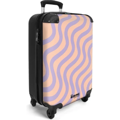 Afbeelding van NoBoringSuitcases.com® Handbagage koffer lichtgewicht Reiskoffer trolley Roze met paarse golvende lijnen Rolkoffer wieltjes Past binnen 55x40x20 en 55x35x25