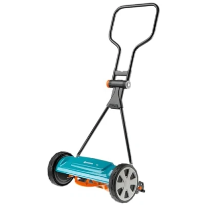 Afbeelding van GARDENA Classic kooimesmaaier 400: handmaaier met 40 cm werkbreedte voor gazonoppervlak tot 200 m², messenwals van kwaliteitsstaal, contactloos maaiprincipe, geluidsarm en nauwkeurig (4018 20).