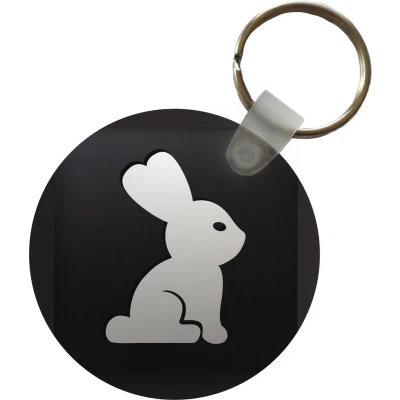 Afbeelding van Sleutelhanger een illustratie van konijn op zwarte achtergrond Plastic Rond Uitdeelcadeautjes
