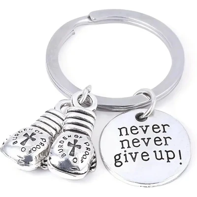 Afbeelding van Sleutelhanger Never Give Up I Met Bokshandschoenen Motivatie Zilver