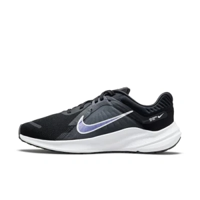 Afbeelding van Nike Quest 5 hardloopschoenen zwart/wit/grijs