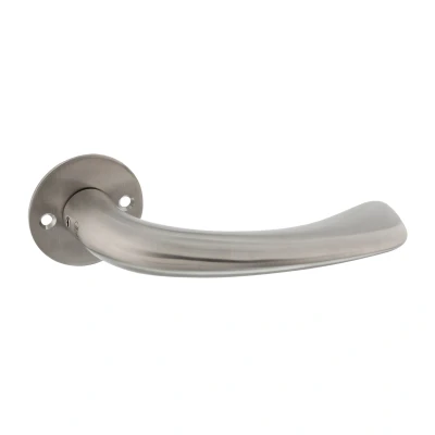 Afbeelding van P+E Gatdeel deurkruk &#039;Erick&#039; op ronde rozet 8mm stift rvs geborsteld