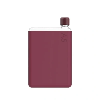 Afbeelding van memobottle A5 Drinkfles 750 ml (wilde pruimenkleur), siliconen hoes en deksel, dunne waterfles om mee te nemen, voor boeken laptops, BPA vrij Tritan, modern minimalistisch