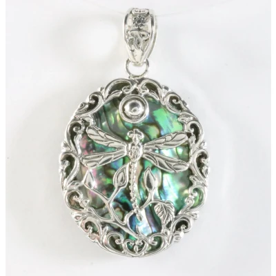 Afbeelding van Ovale zilveren hanger met libelle op abalone schelp